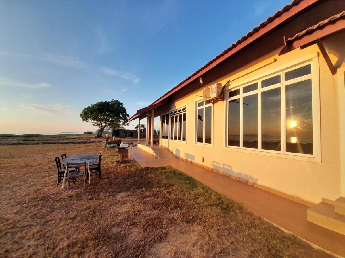 Kc Beachfront Marang Eksteriør bilde