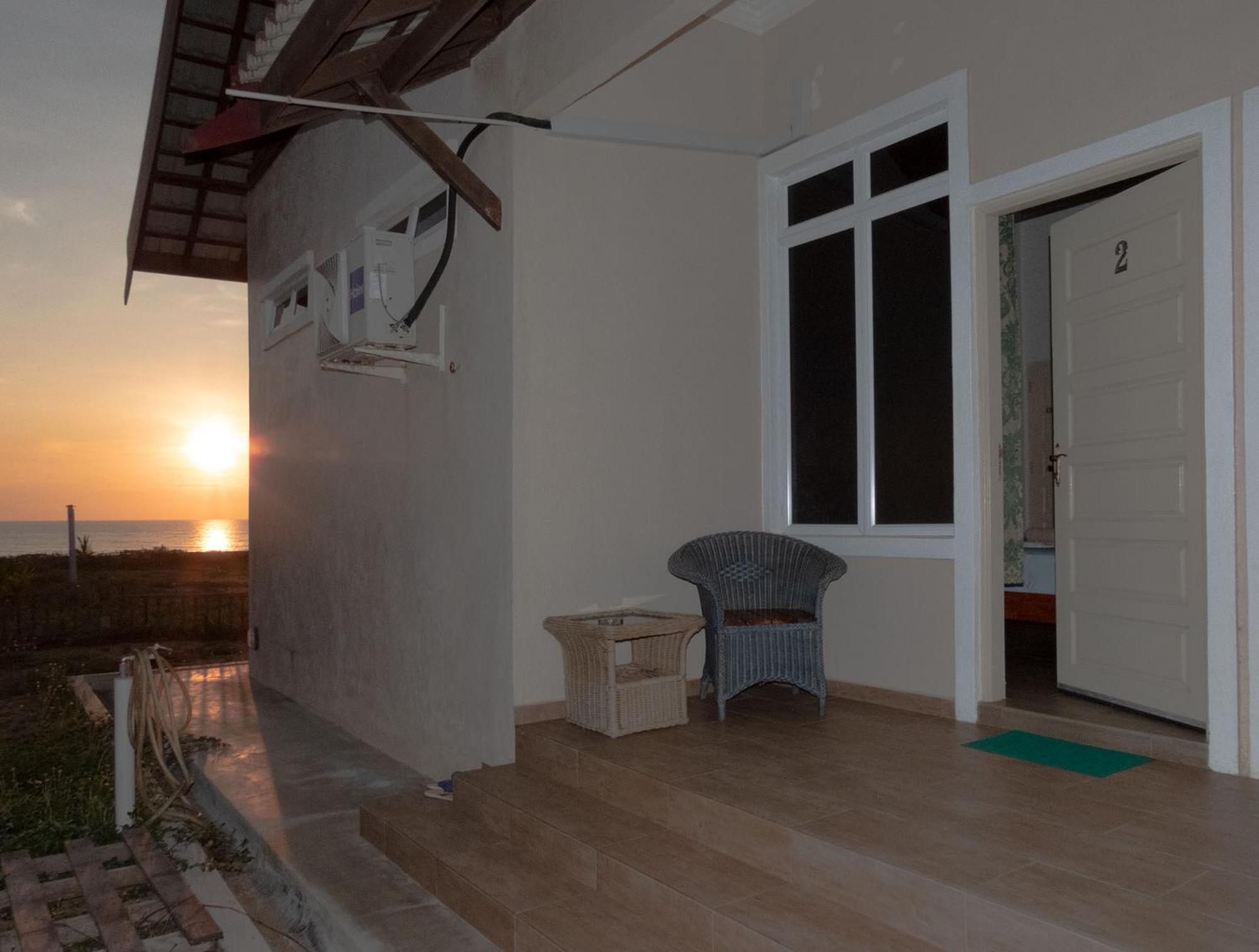 Kc Beachfront Marang Rom bilde